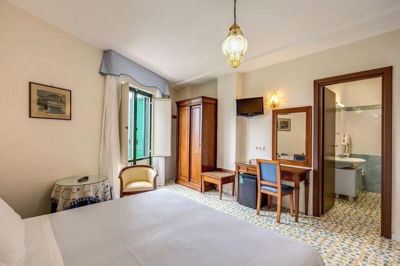 Hotel La Badia Сорренто Номер фото