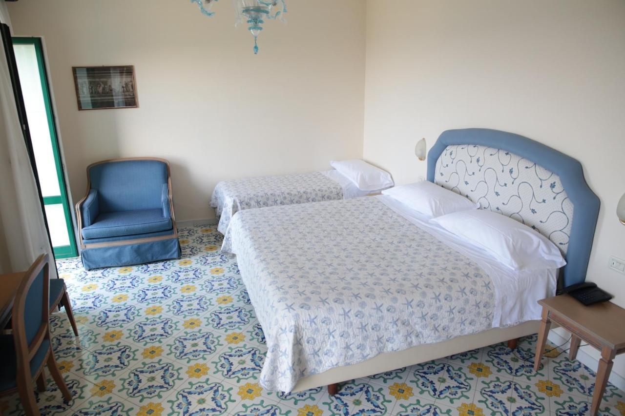 Hotel La Badia Сорренто Екстер'єр фото
