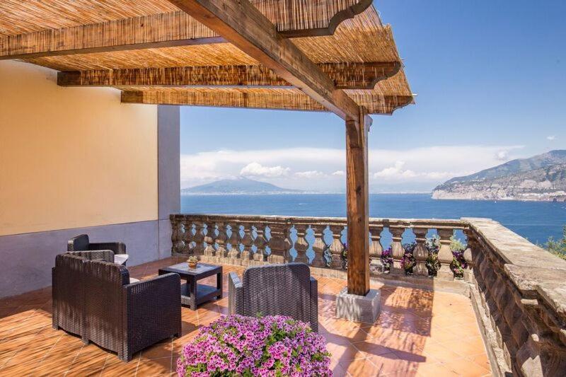 Hotel La Badia Сорренто Екстер'єр фото
