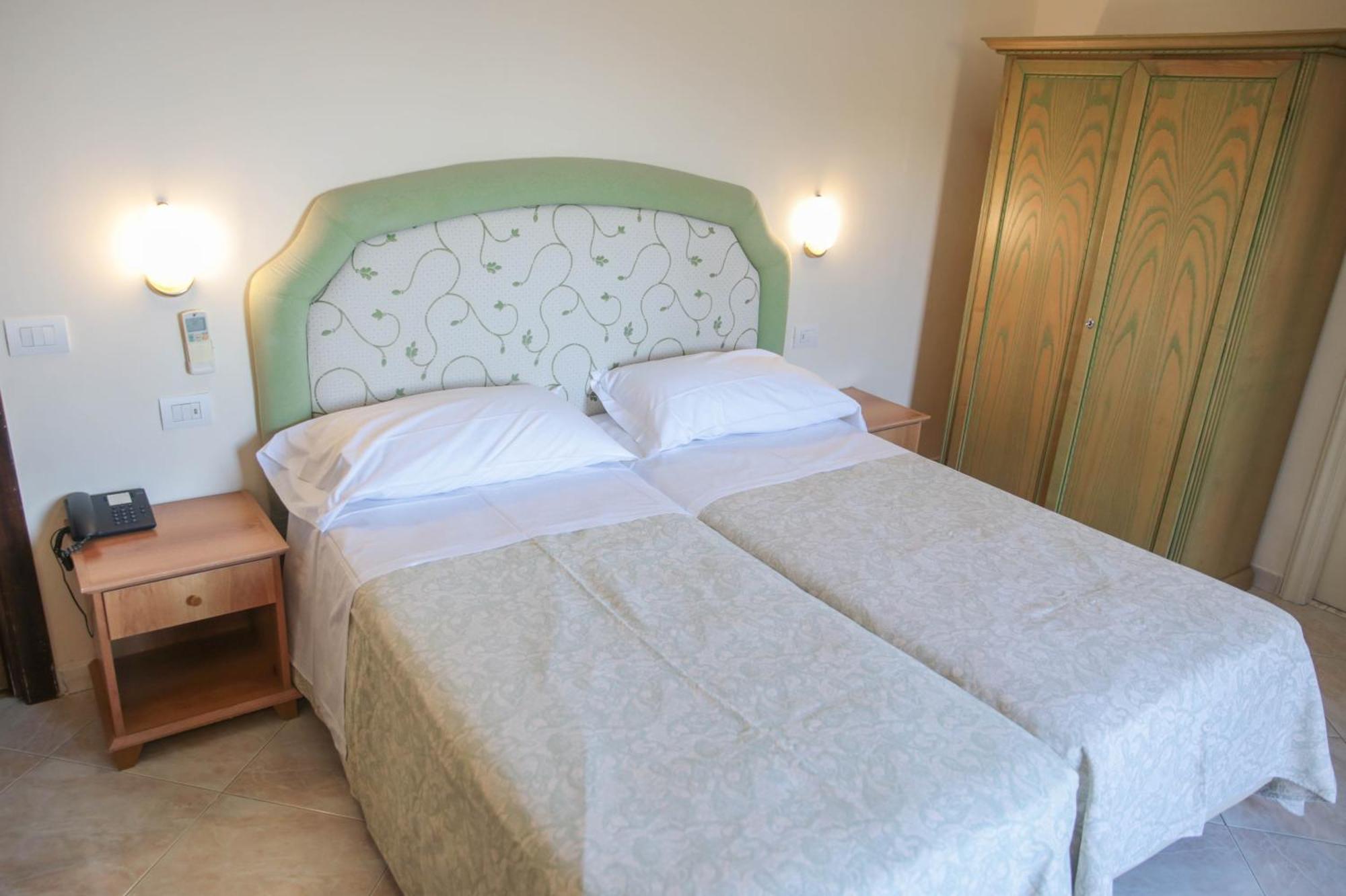 Hotel La Badia Сорренто Екстер'єр фото