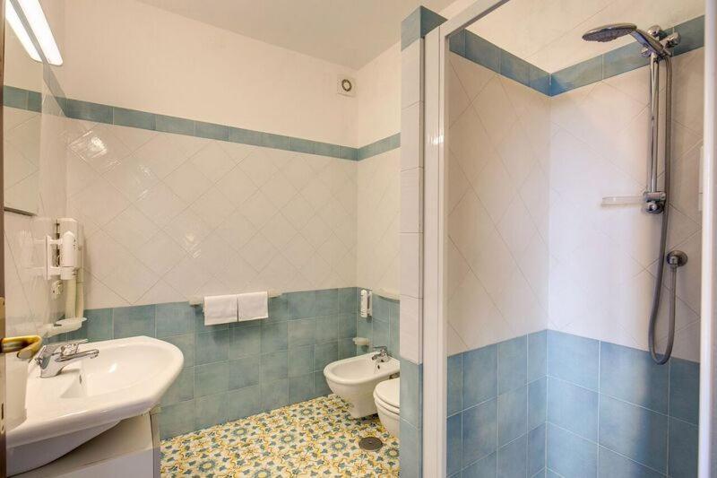 Hotel La Badia Сорренто Номер фото