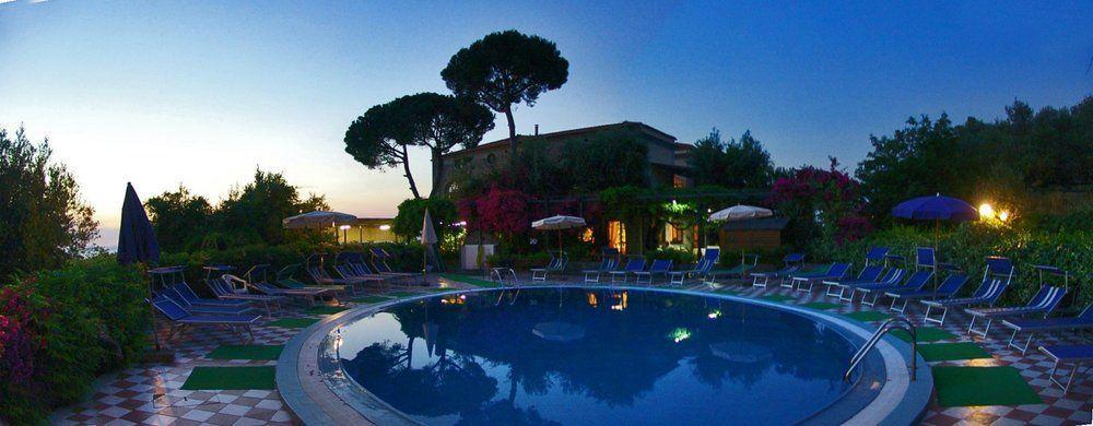 Hotel La Badia Сорренто Екстер'єр фото