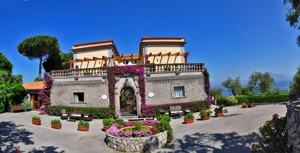 Hotel La Badia Сорренто Екстер'єр фото