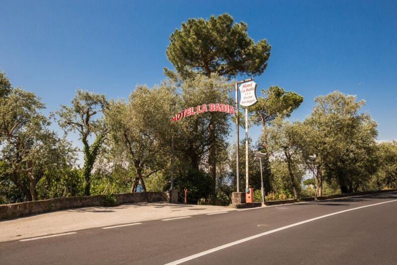 Hotel La Badia Сорренто Екстер'єр фото